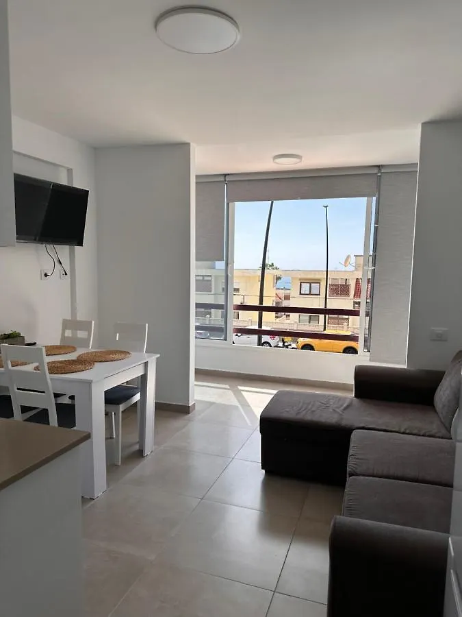 Apartamento Playa Las Vistas contacts
